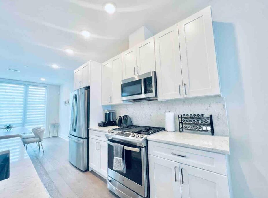 Luxurious 3bdr Penthouse With Private Rooftop Capitol And Monument Views Near Popular H Street Corridor Free Parking And Cancellation Washington