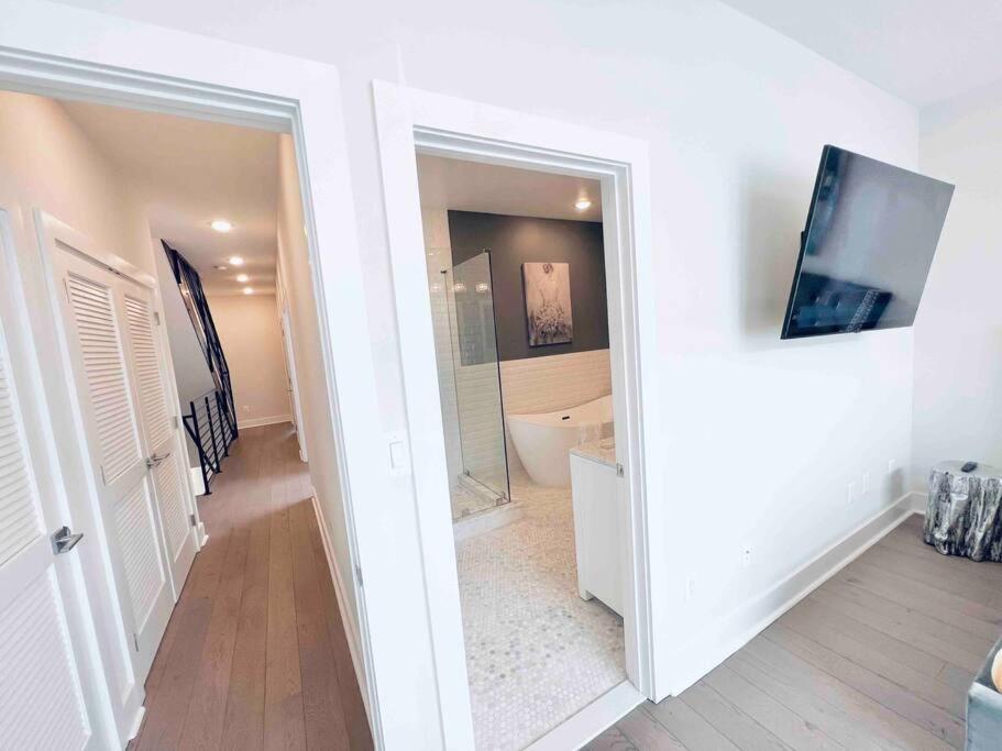Holiday home Luxurious 3bdr Penthouse With Private Rooftop Capitol And Monument Views Near Popular H Street Corridor Free Parking And Cancellation *